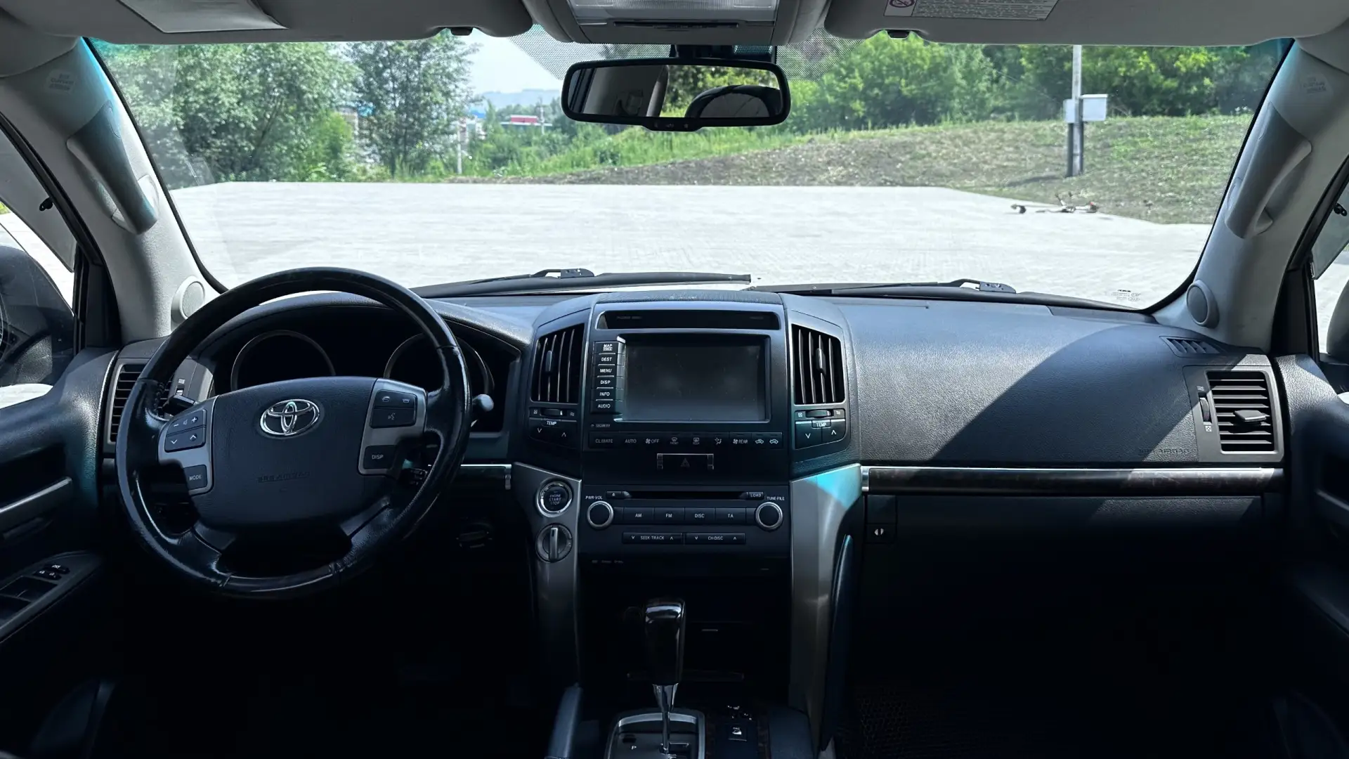 toyota land cruiser 200