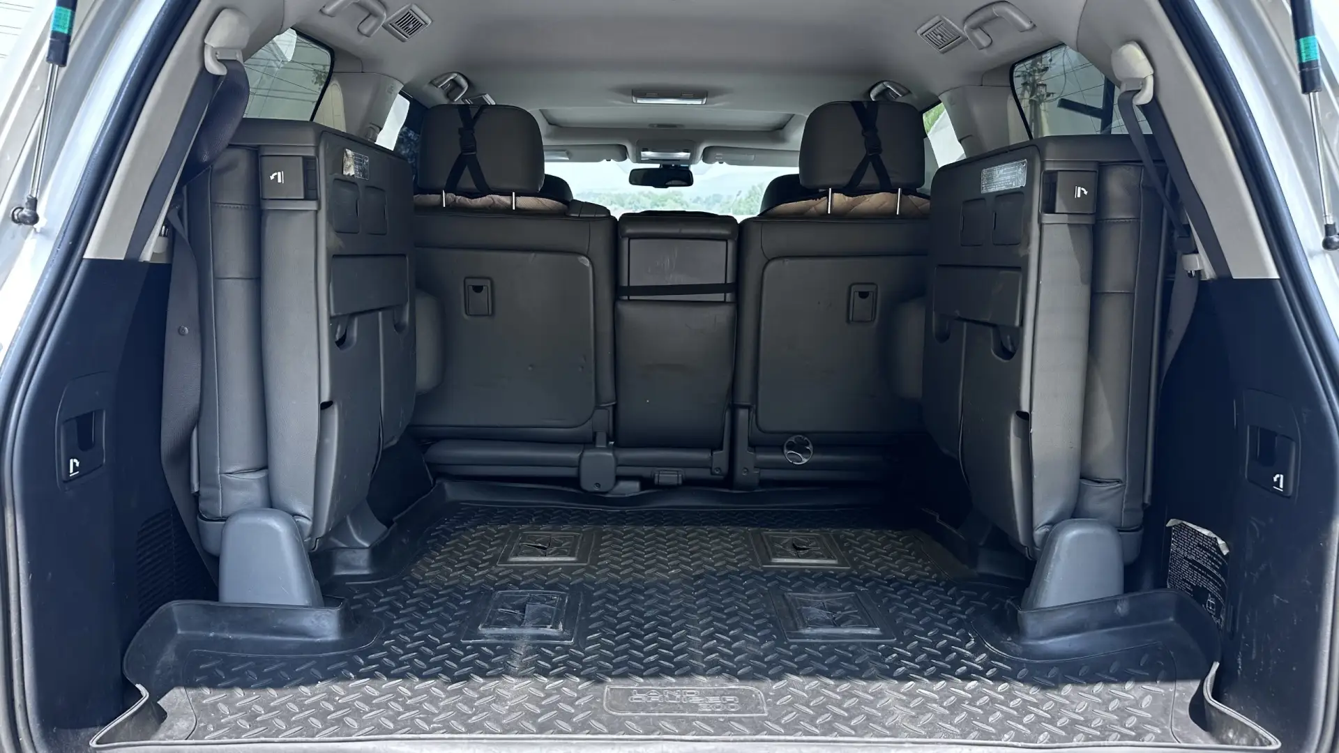 toyota land cruiser 200