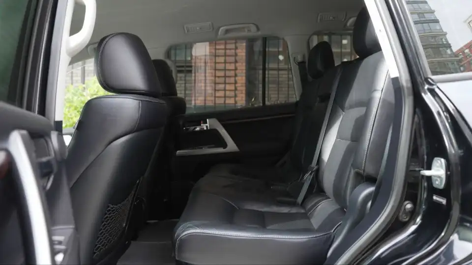 toyota land cruiser 200